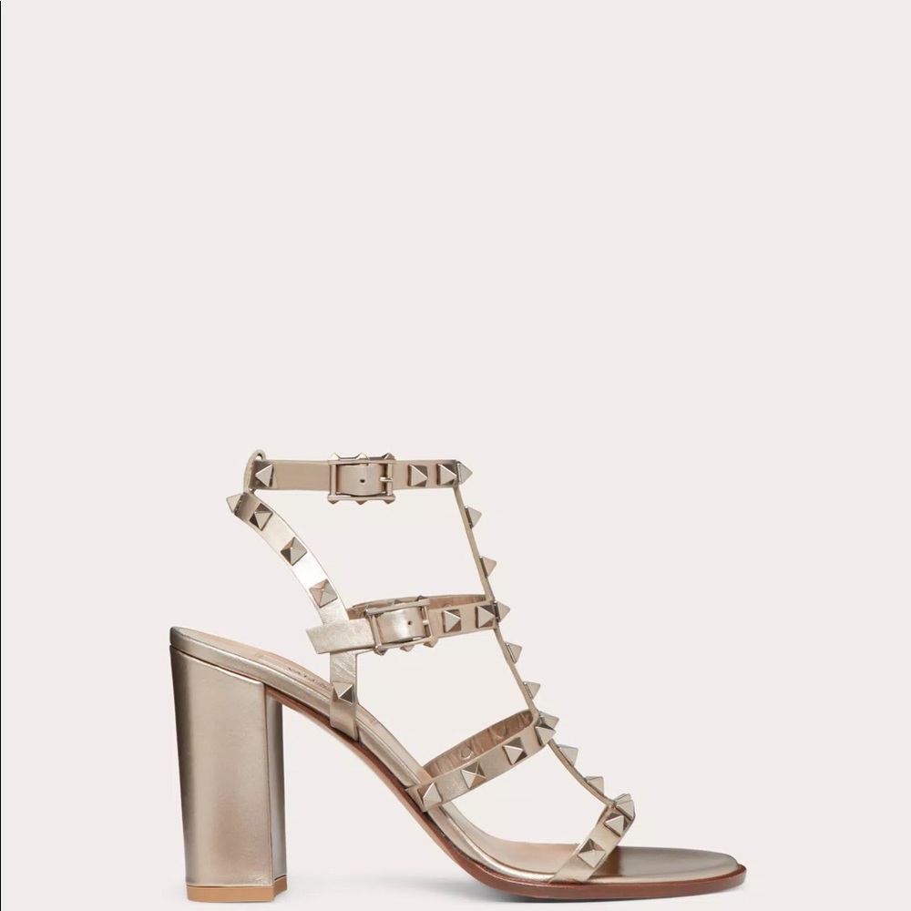 Valentino Garavani
Core Rockstud Metallic Leather Sandals